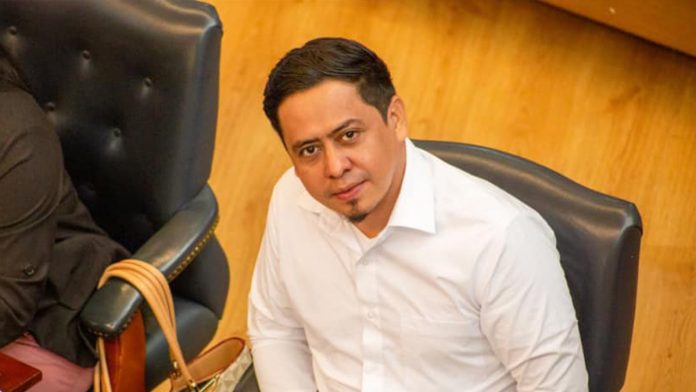 Diputado del FMLN aplaude a INTERPOL por quitar difusión roja para exfuncionarios investigados por vínculos con pandillas diputado-del-fmln-aplaude-a-interpol-por-quitar-difusion-roja-para-exfuncionarios-investigados-por-vinculos-con-pandillas